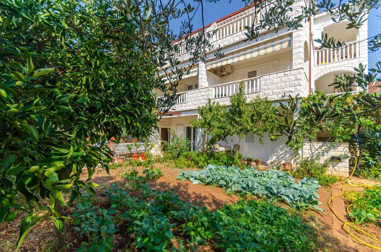 Apartments Tily Trogir Exterior foto