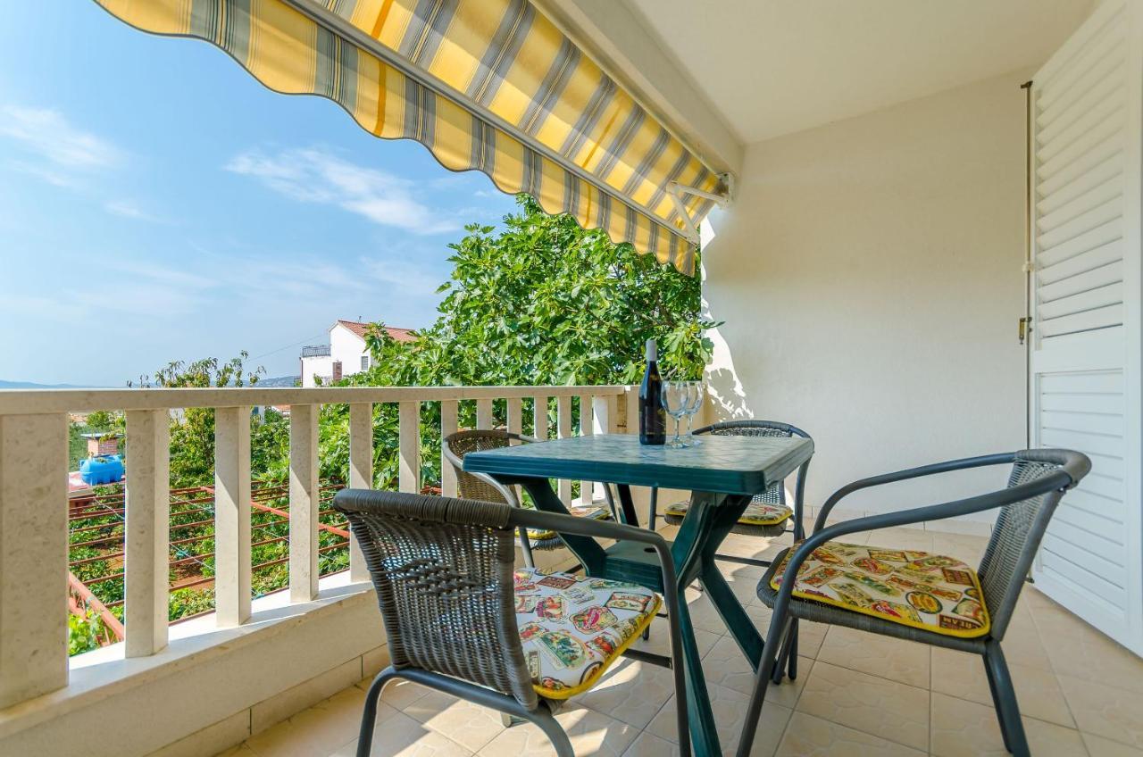 Apartments Tily Trogir Exterior foto